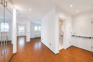 Großzügige Dachgeschosswohnung mit Loggia und Aufzug – 60435 Eckenheim, Frankfurt am Main – Vorschaubild 8
