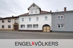 Zentrale Lage, großes Potenzial – Stadthaus  mit vielseitigen Nutzungsmöglichkeiten in Bürstadt