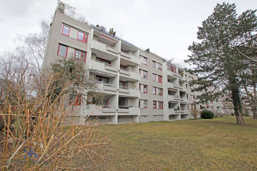 Immobilie in Puchheim - Puchheim Bhf. 3,5 Zi. Whg mit 2 Balkone, inkl. Garage und großem Kellerabteil in ruhiger Wohngegend - Bild 2