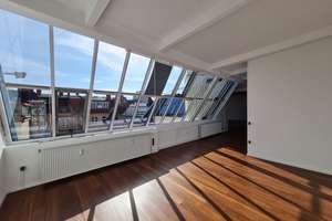 Großzügiges Loft im Rückgebäude zum Wohnen und Arbeiten