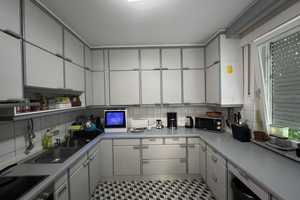NUR FÜR STUDENTEN-/INNEN - Zimmer in 7er-WG in einem Studentenwohnheim in toller Aussichtslage – Richard-Wagner-Straße 32, 72766 Reutlingen (Kreis) – Vorschaubild 3