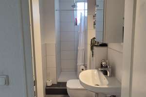 UNTERMIETE BEFRISTET Helle 2 Zimmer-Wohnung mit Balkon in Nippes - Dezember bis Februar inklusive – Die vollständige Adresse der Immobilie erhältst du vom Anbieter., 50733 Nippes (Ortsteil), Köln – Vorschaubild 4