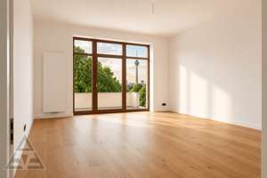 Sanierte Altbauwohnung mit hohen Decken, Flair und Sonnenbalkon.