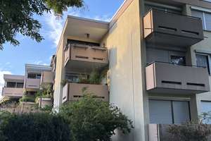 1 Zimmer Hochparterre - Wohnung mit Balkon - Ihre Perfekte Wohnung in Stuttgart Bad-Cannstatt !