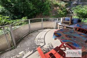 Ruhig gelegene Stadtwohnung mit elegant geschwungenem Balkon Richtung Festungsberg – 97082 Altstadt, Würzburg – Vorschaubild 2
