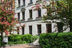 Tolle Wohnung mit Balkon an der Küche - großer grüner Innenhof