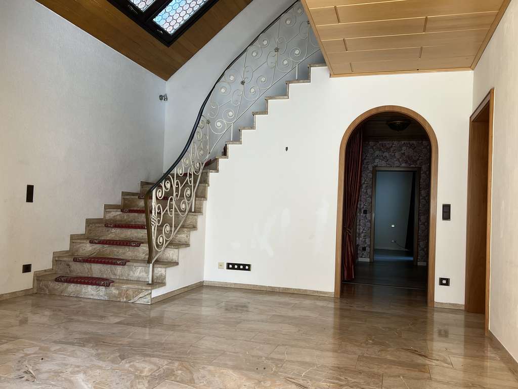 Immobilie in Emskirchen - Großzügiges Einfamilienhaus mit 5 Zimmern - Bild 2