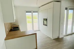 Moderne 3 Zi. Wohnung (EG) mit großer Loggia, Einbauküche und Tiefgaragenplatz in Wob-Wendschott! – Alte Schulstr. 31 B, 38448 Wolfsburg – Vorschaubild 4