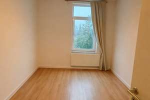 Großzügiges WG-Zimmer mit viel Licht in moderner 3er-WG mit zentraler Lage in Aachen – Stolberger Straße 20, 52068 Adalbertsteinweg, Aachen – Vorschaubild 2