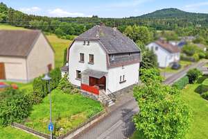 Charmantes Einfamilienhaus auf 931m² Grund mit viel Potenzial, Garage und Garten in Antweiler – Die vollständige Adresse der Immobilie erhältst du vom Anbieter., 53533 Antweiler – Vorschaubild 52
