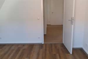 Helle 3-Zimmer Dachgeschosswohnung in Karlsruhe-Daxlanden – Krämerstr. 53, 76189 Daxlanden, Karlsruhe – Vorschaubild 4