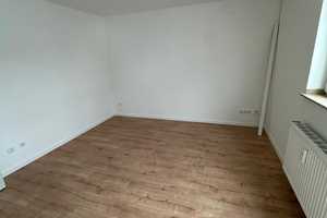 Frisch renovierte 1-Zimmer Wohnung inkl. EBK in zentraler Lage zur RWTH – Kreuzherrenstraße 8, 52062 Aachen – Vorschaubild 3