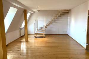 Schöne Maisonette mit Balkon ... 