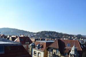 Einzigartiges Wohnen 
in bester Lage
Modernisierte 4-Zimmer-Wohnung – Die vollständige Adresse der Immobilie erhältst du vom Anbieter., 70180 Lehen, Stuttgart – Vorschaubild 1