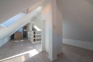 Gemütliche Dachwohnung mit ausgebauter Zusatzfläche im 2.DG – Zwischen Gerber und Marienplatz – Die vollständige Adresse der Immobilie erhältst du vom Anbieter., 70178 Karlshöhe, Stuttgart – Vorschaubild 7