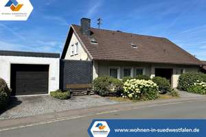 VR IMMO: Netphen, großzügiges Einfamilienhaus mit Einliegerwohnung in unverbaubarer Toplage! – Die vollständige Adresse der Immobilie erhältst du vom Anbieter., 57250 Netphen – Vorschaubild 1