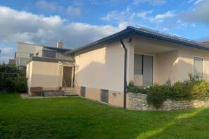 Attraktives Einfamilienhaus in absolut ruhiger TOP-Wohnlage in Abensberg – Die vollständige Adresse der Immobilie erhältst du vom Anbieter., 93326 Abensberg – Vorschaubild 2
