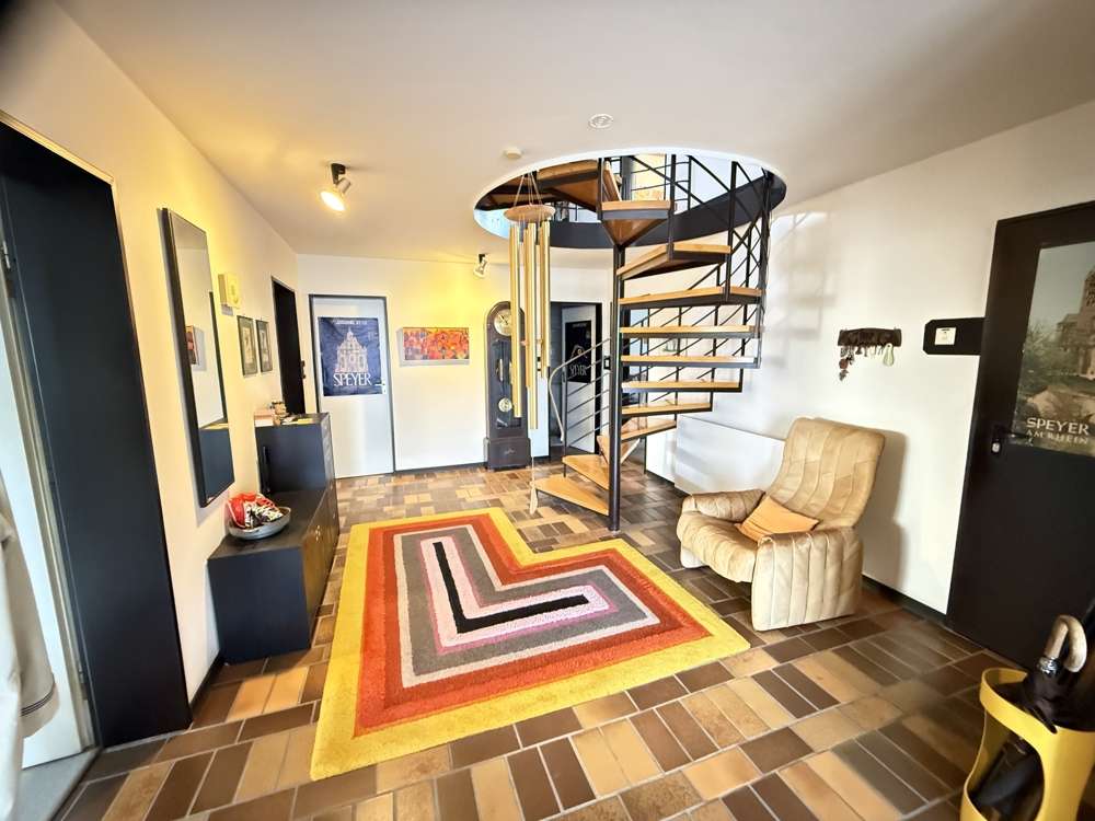 Immobilie in Ehlscheid - Großzügiges Einfamilienhaus auf gepflegtem Grundstück in der Nähe von Rengsdorf - Bild 11