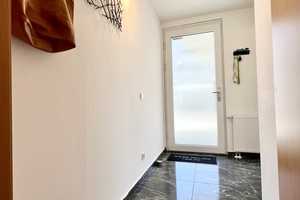 ENERGIEEFFIZIENTES REIHENMITTELHAUS IN BURGKIRCHEN ! CARPORT - ÜBERDACHTE TERRASSE - EBK – Pfaffingerstraße 3d, 84508 Altötting (Kreis) – Vorschaubild 6