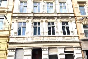 IMWRC – Denkmalgeschütztes MFH am angesagten Arrenberg mit bestechender Frontfassade!