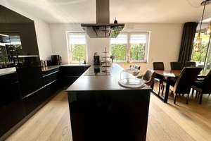 In Kürze bezugsfreie 4,5 ZKB-ETW mit EBK, 2 Bäder, Terrasse, Garten und TG im Herzen von Wiesbaden! – Die vollständige Adresse der Immobilie erhältst du vom Anbieter., 65189 Südost, Wiesbaden – Vorschaubild 9