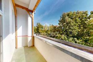 Bezugsfreie Altbauwohnung mit Loggia nahe Boxhagener Platz – 10245 Friedrichshain, Berlin – Vorschaubild 3