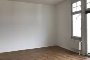Großzügige 2-Raum-Wohnung mit großem Balkon, amerikanischer Küche und Fahrstuhl nahe Hasselbachplatz – Harnackstr. 3, 39104 Magdeburg – Vorschaubild 5