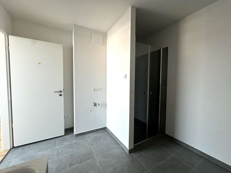Badezimmer Ansicht 2.jpg