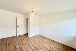 Ideal geeignet für 2-er WG! Freie & helle 2-Zimmer-Wohnung im 2.OG in nettem MFH direkt an der TH – Die vollständige Adresse der Immobilie erhältst du vom Anbieter., 90489 Wöhrd, Nürnberg – Vorschaubild 2