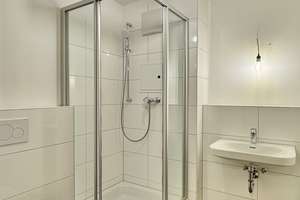 Großzügige Dachgeschoss-Maisonette-Galerie-Wohnung mit 4 Zimmer / 2 Balkone / renovierungsbedürftig – Robert-Stolz-Str. 13, 40470 Mörsenbroich, Düsseldorf – Vorschaubild 21