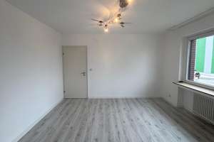 Renovierte große Wohnung, ebenerdig, mit Stellplatz vor der Tür. Frisch renoviert – Hengsenerstraße 8, 44309 Brackel (Ortsteil), Dortmund – Vorschaubild 2