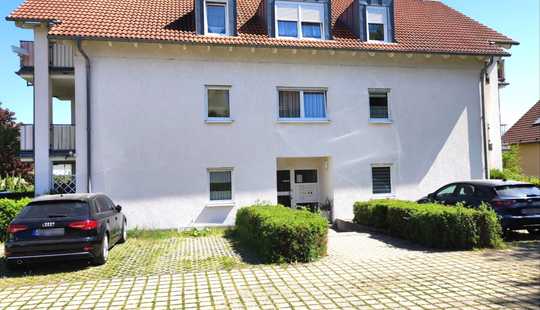 Bild von Gepflegtes Mehrfamilienhaus mit Stellplätzen und Balkonen in Altenburg zu verkaufen