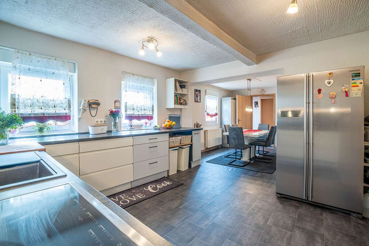 Immobilie in Bedburg - Historisches Wohnhaus anno 1860 mit modernem Anbau, Kamin & Entwicklungspotenzial - Bild 11