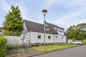 Ein Haus, viele Möglichkeiten; Doppelhaushälfte in Höhenhaus! – Köln – Vorschaubild 1