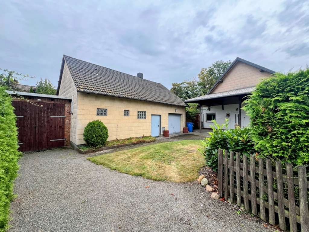 Immobilie in Meine - Geräumiges Einfamilienhaus mit Nebengebäude mit großen Grundstück im Zentrum von Meine - Bild 4