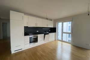 Schöne, helle, 4.Zi.Whg mit zwei Bädern, Abstellraum, großem Balkon, EBK, Kellerraum – Tunnelstraße 2, 70469 Bahnhof Feuerbach, Stuttgart – Vorschaubild 1