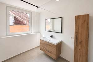 Heute erwerben, morgen selbst nutzen: Vermietete 4,5-Zimmer-Dachgeschosswohnung mit Balkon – Die vollständige Adresse der Immobilie erhältst du vom Anbieter., 42929 Wermelskirchen – Vorschaubild 15