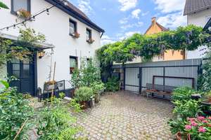 HISTORISCHE ARCHITEKTUR. MODERNES LEBENSGEFÜHL - Modernisiertes Einfamilienhaus in ruhiger Sackgasse – 60439 Niederursel, Frankfurt am Main – Vorschaubild 6