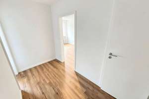 Modern sanierte 2-Zimmer-Wohnung in ruhiger Lage am Kuhsee – Die vollständige Adresse der Immobilie erhältst du vom Anbieter., 86163 Hochzoll-Süd, Augsburg – Vorschaubild 2