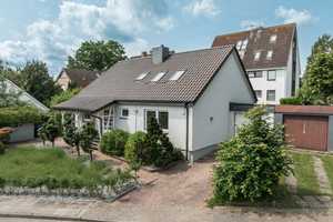 Zwei Wohnungen - ein Zuhause 
in begehrter Lage von Timmendorfer Strand – Ostholstein (Kreis) – Vorschaubild 3
