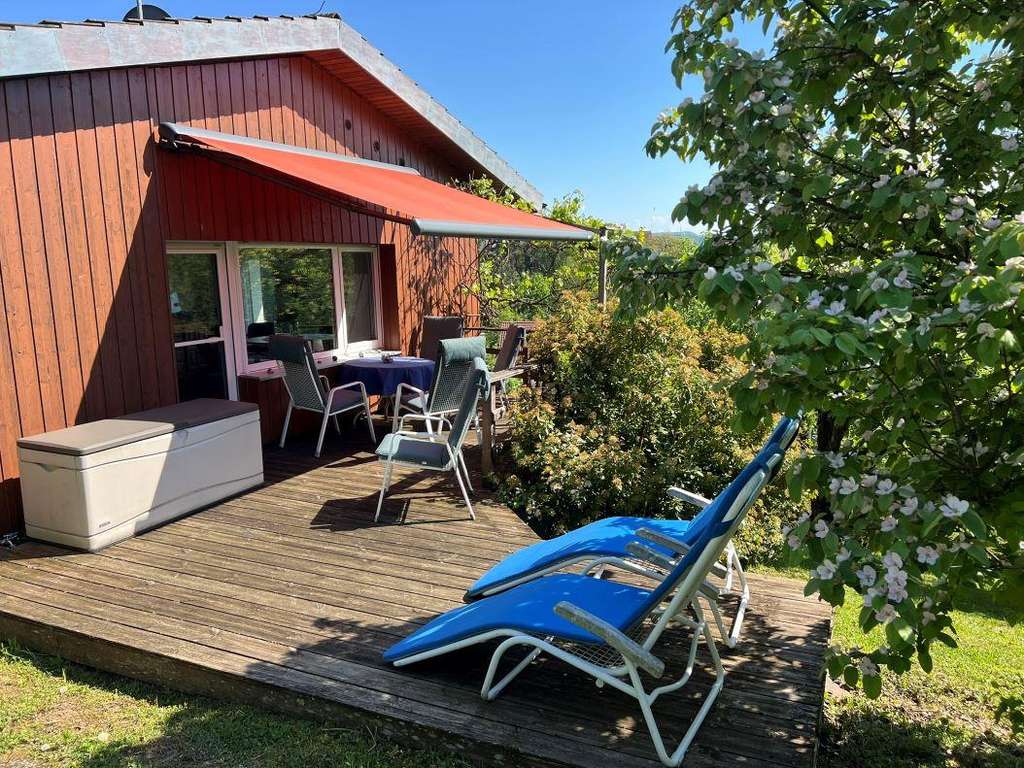 Immobilie in Dogern - Architektenhaus – charmantes, lichtdurchflutetes EFH i. gr. Grundstück eingebettet, Sonnenterrass... - Bild 1