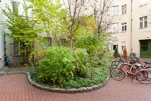 Möblierte Dachgeschosswohnung mit Dachterrasse und exzellenter Anbindung – Berlin – Vorschaubild 13