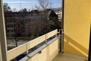 Helle 2-Zimmer Wohnung im 3. OG mit Garage in Milbertshofen