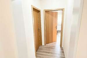 Ideal für Familien! Helles Reiheneckhaus mit EBK, Garage und Garten! – Die vollständige Adresse der Immobilie erhältst du vom Anbieter., 42719 Wald, Solingen – Vorschaubild 16