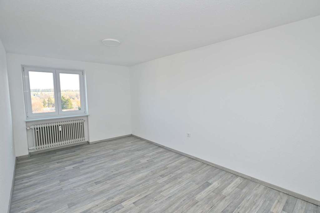 Immobilie in Meßkirch - Frisch renoviert & bezugsfrei: 4-Zimmer-Wohnung mit Balkon und Stellplatz - Bild 3