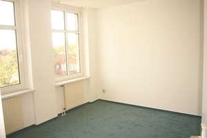 Altbau - 2 Zimmer - Dachgeschosswohnung in Falkensee-Finkenkrug bahnhofsnah – Die vollständige Adresse der Immobilie erhältst du vom Anbieter., 14612 Falkensee – Vorschaubild 2