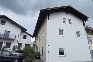 Charmantes Wohnhaus mit Geschichte im Herzen von Ering am Inn. Wohnen mit Charakter – Die vollständige Adresse der Immobilie erhältst du vom Anbieter., 94140 Ering – Vorschaubild 2