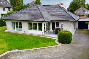 Bungalow mit großem Grundstück in ruhiger, zentraler Lage in Garbsen – Die vollständige Adresse der Immobilie erhältst du vom Anbieter., 30827 Garbsen – Vorschaubild 2