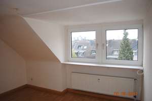 Gemütliche 3,5-R-Whg. (Arb.Zi. separat!) - 3er-WG bes. gut geeignet!!!