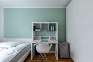 Stilvoll möblierte und helle 2-Zimmer-Wohnung mit Balkon und TG-Stellplatz in Bestlage – Schleißheimer Straße 162a, 80797 Neuschwabing, München – Vorschaubild 5